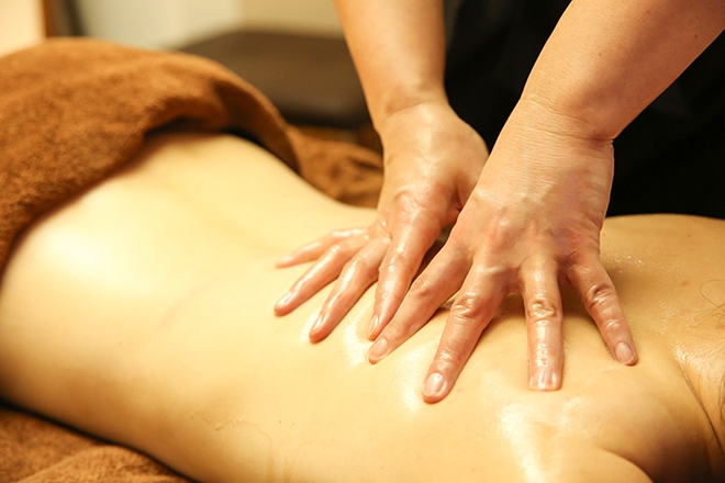 アロマオイル　マッサージ